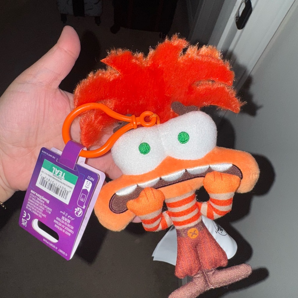 ✨ Disney Parks Inside Out 2 – Anxiety Plush Keychain | NWT ✨